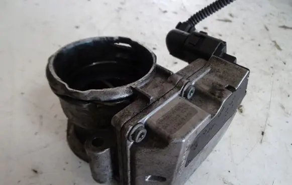 Skoda Fabia Mk2 (5J) Throttle valve 045128063G