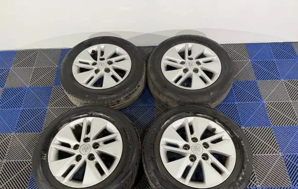 Toyota Prius+ (ZVW40) R15 alloy rim 
