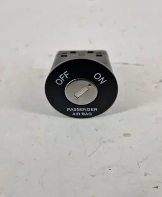 KIA Rio Passenger airbag on/off switch 