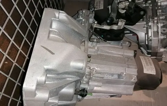 Nissan Note (E11) Manual 5 speed gearbox JH3149