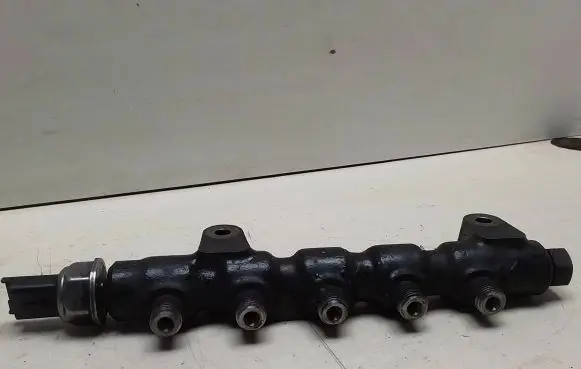 Citroen C5 Fuel main line pipe 9654592680