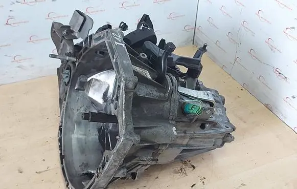 Nissan Juke I F15 Manual 6 speed gearbox TL4126