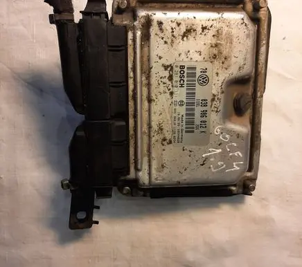 Volkswagen Golf IV Engine control unit/module 038906012K 0281010111