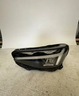 Volvo XC40 Headlight/headlamp