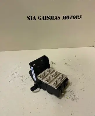 Toyota Avensis T250 Fuse box set 82734-05030