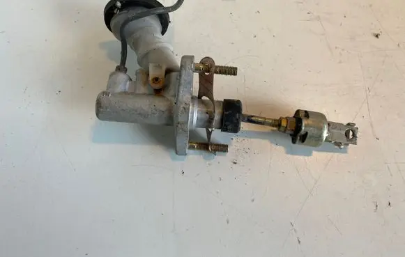 Toyota Corolla E110 Clutch master cylinder