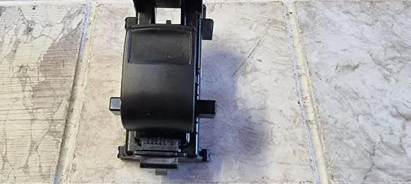 Toyota RAV 4 (XA30) Electric window control switch 8292C63