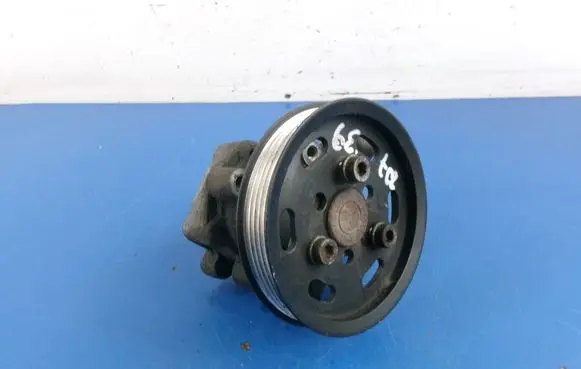 Volkswagen PASSAT B5.5 Power steering pump 8D0145177Q