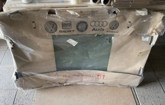 Seat Ibiza III (6L) Front windscreen/windshield window 6L0845011H
