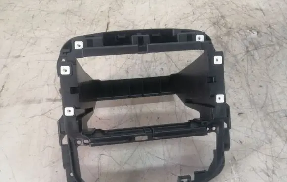Renault Trafic III (X82) Radio/GPS head unit trim 9386799893867998