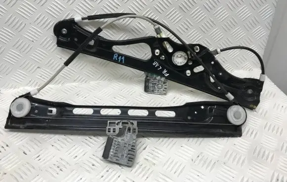 Mercedes-Benz E W211 Front door electric window regulator A2117200246