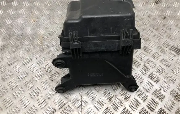 Mitsubishi Grandis Air filter box 0149003350 1500A001