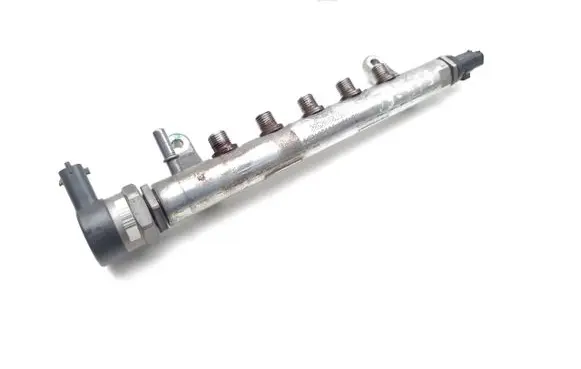 Land Rover Freelander 2 - LR2 Fuel main line pipe 9670890580