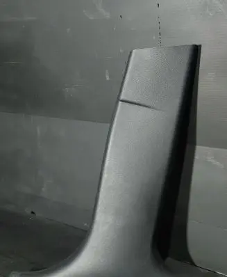 BMW 1 E81 E87 (B) pillar trim (bottom)