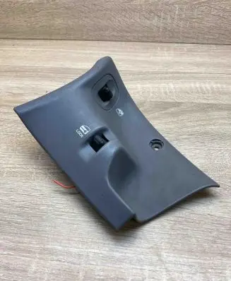 Chrysler Voyager Electric window control switch 4685504B 4685467B