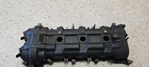 Chrysler Town u0026 Country V Rocker cam cover 05184068AJ 05011B0512C