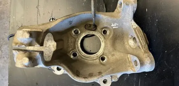 BMW 4 F36 Gran coupe Front wheel hub 6853819