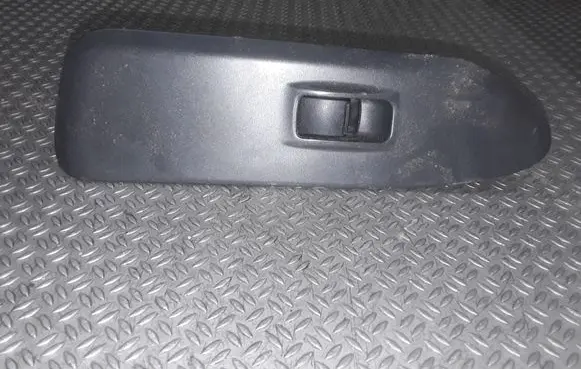 Mitsubishi Lancer Electric window control switch MR587851