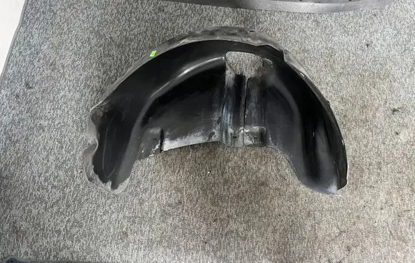 Volkswagen Polo V 6R Rear arch fender liner splash guards 6R0810971B M6673