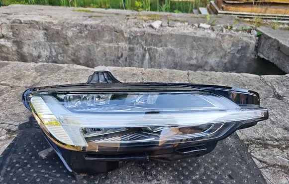 Volvo V60 Headlight/headlamp 32338997 87038997 3233899