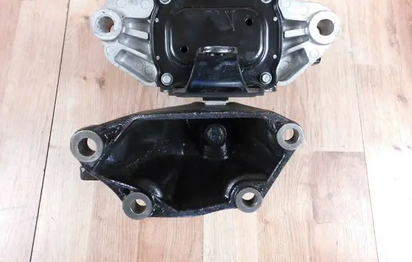 Hyundai Tucson TL Engine mount bracket 21830D3200