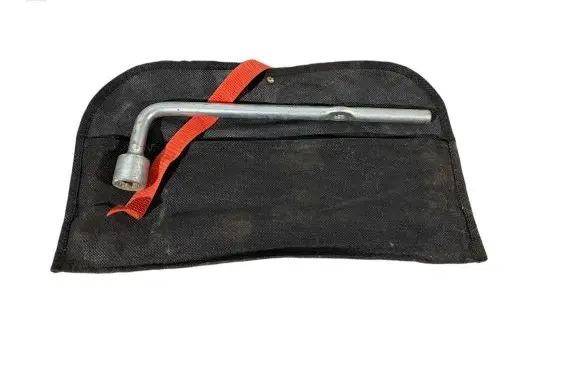 Honda CR-V Wheel nut wrench 