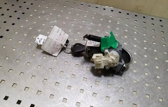 Toyota RAV 4 (XA30) Ignition lock 45020426
