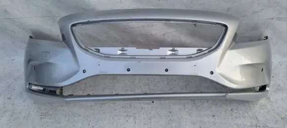 Volvo V40 Front bumper 31283732