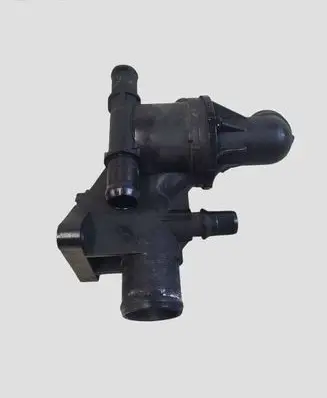Nissan Qashqai Thermostat/thermostat housing 110617671R