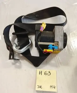 Volkswagen Golf IV Front seatbelt A62719A