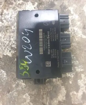 Mercedes-Benz C AMG W204 AHM trailer towing control unit/module 2089706702
