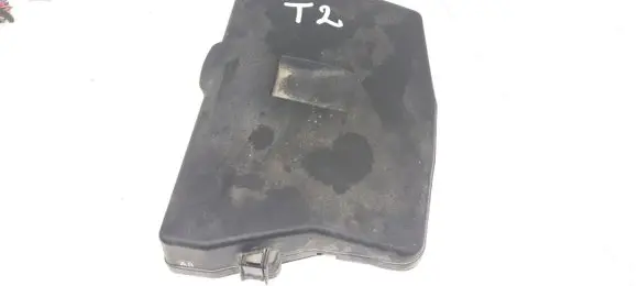 Toyota Avensis T270 Fuse box cover 8266205150