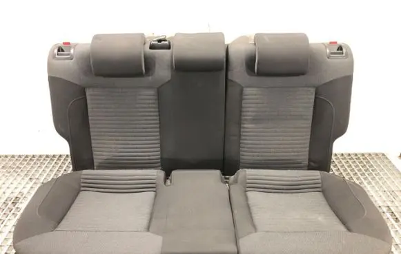 Volkswagen Polo V 6R Second row seats 