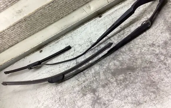 Dodge Journey Windshield/front glass wiper blade 405212506 05116304AD