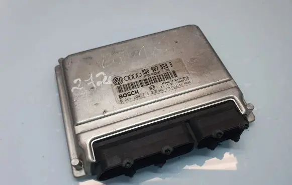 Audi A4 S4 B5 8D Engine control unit/module 8D0907558B 0261204774