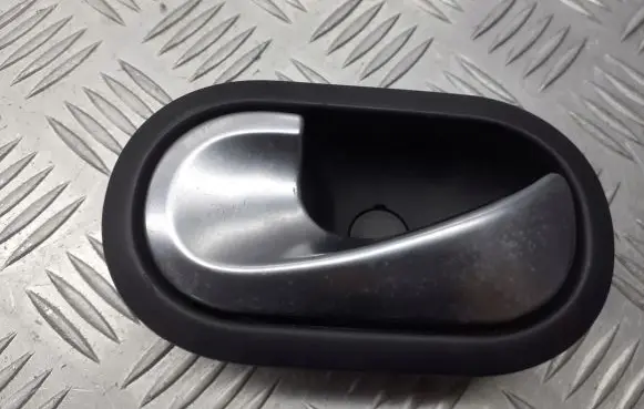 Renault Scenic II - Grand scenic II Rear door interior handle trim 8200028487