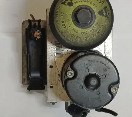 Mercedes-Benz E W211 ABS Pump A0054317112 0265250095 0265960028