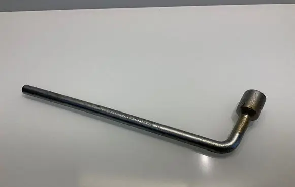 Mercedes-Benz C W204 Wheel nut wrench A2215810001 2215810001