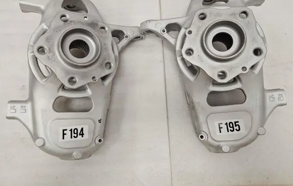 Ferrari Portofino Front wheel hub spindle knuckle 331665