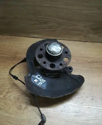 Mercedes-Benz C W203 Front wheel hub 20900
