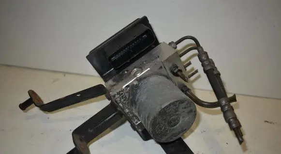 BMW 5 E60 E61 ABS Pump 6768906