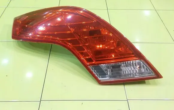 Ford Focus Rear/tail lights 6N4113A603A