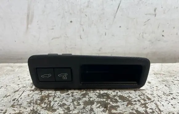 Toyota bZ4X Tailgate opening switch 6929178040