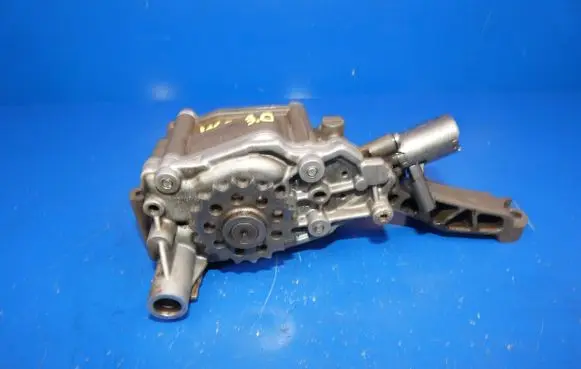 Mercedes-Benz S W222 Oil pump R6421810620