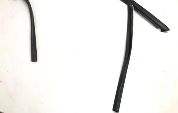 BMW X3 F25 Rubber seal front door (on door) 7311259 7311260 7311263
