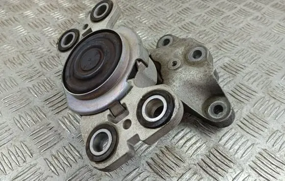 Volvo XC60 Gearbox mount 31401307