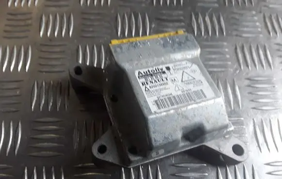Renault Laguna II Airbag control unit/module 601958800 8200138952