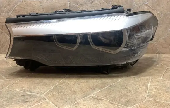 BMW 5 G30 G31 Headlight/headlamp 7439183