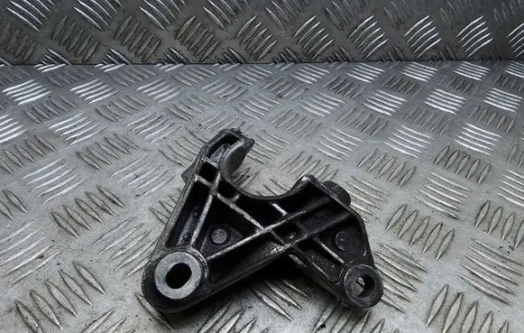 BMW 7 E65 E66 Power steering pump mounting bracket 7788596 32427788596 3242778859602