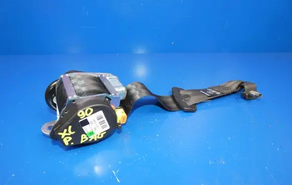 Volvo XC90 Third row seat belt 